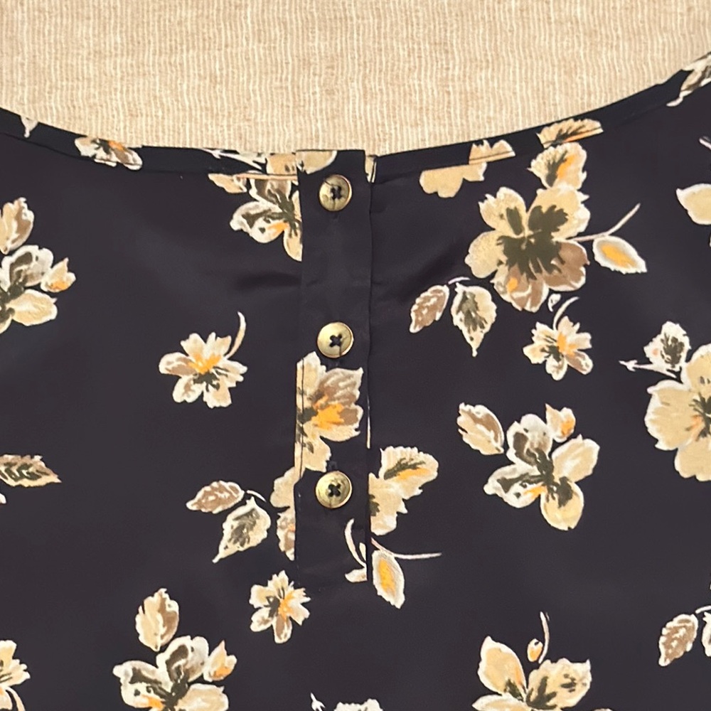 Floral Navy‎ Blouse - Picture 6 of 9